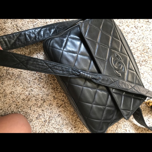 💯%authentic Lambskin vintage camera tassel Chanel - Picture 3 of 8